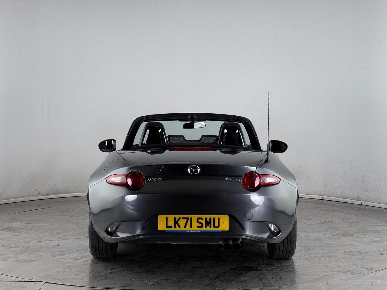 Mazda MX-5 thumbnail Rear
