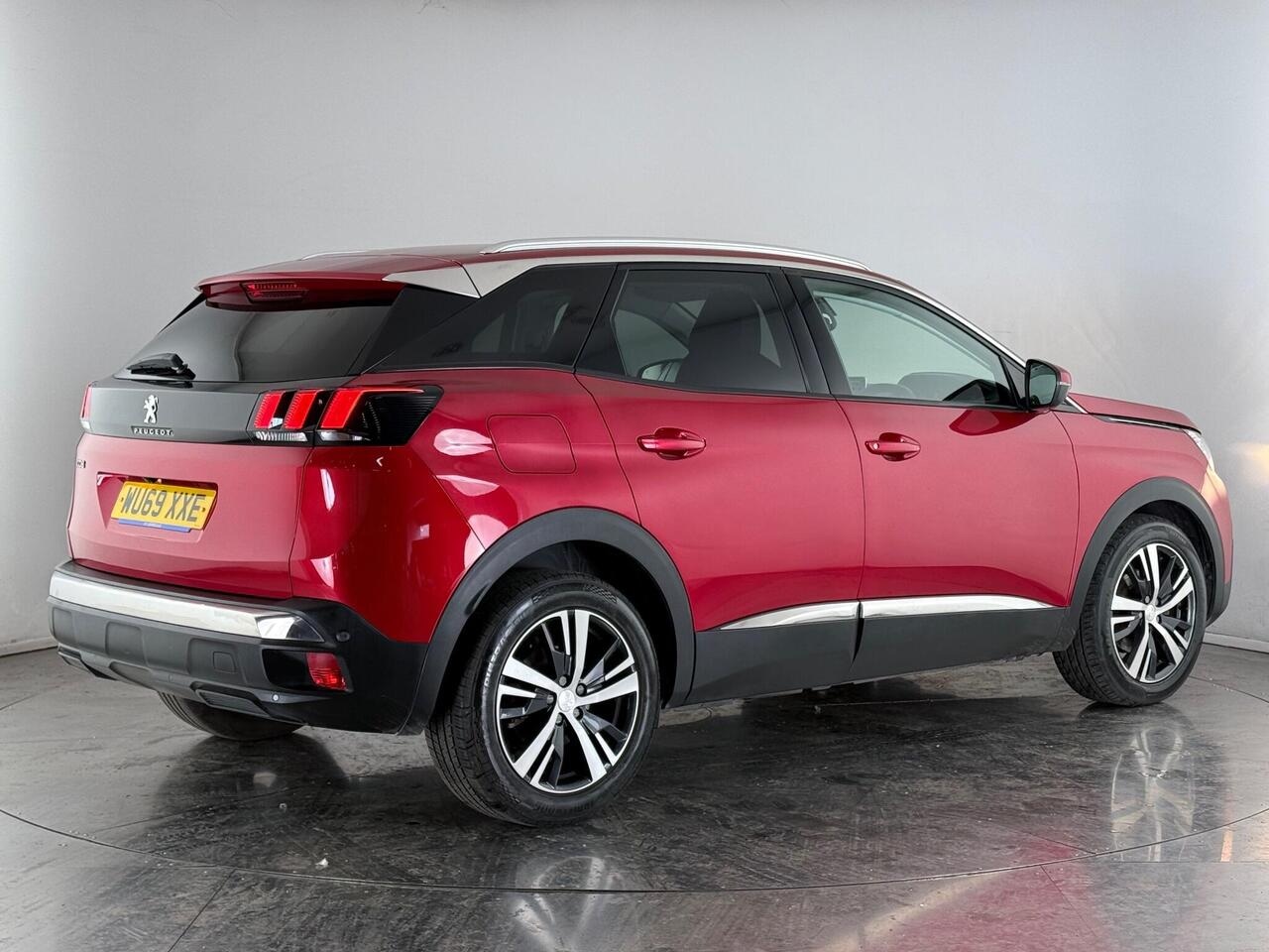 Peugeot 3008 thumbnail Rear Right