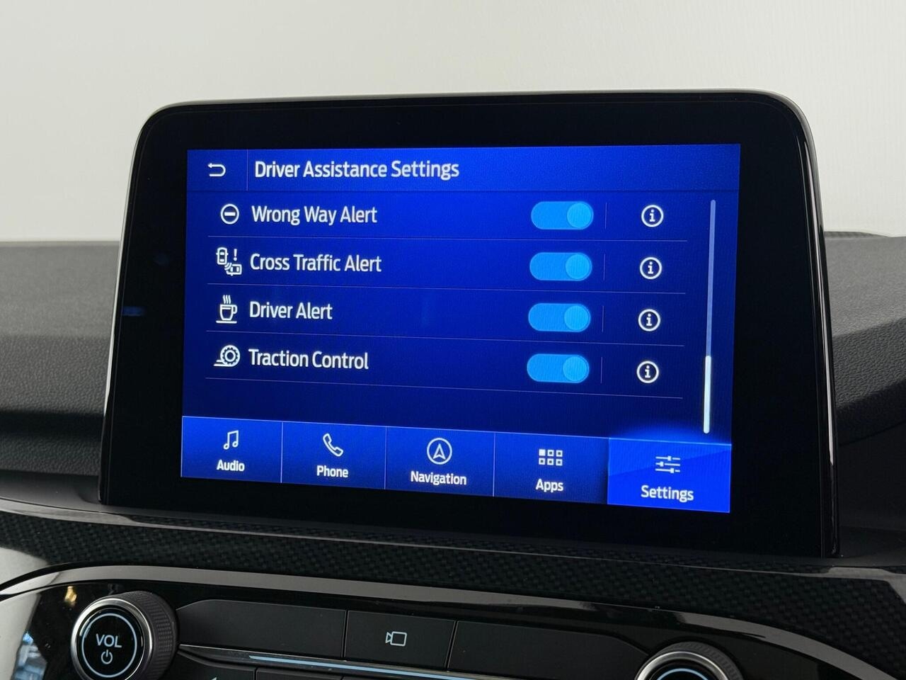 Ford Kuga thumbnail Infotainment System