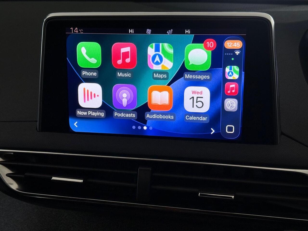 Peugeot 5008 thumbnail Infotainment System