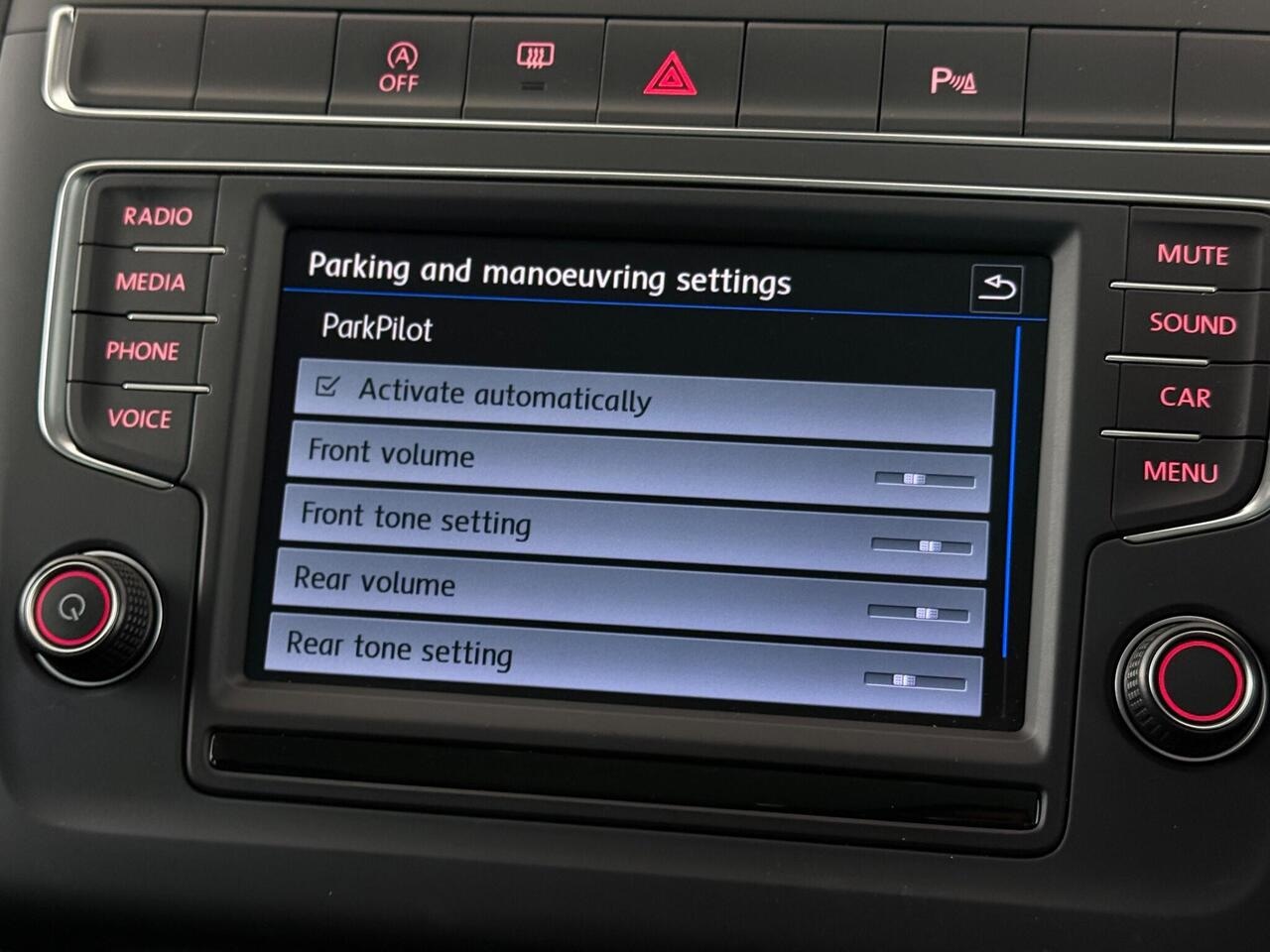 Volkswagen Polo thumbnail Infotainment System