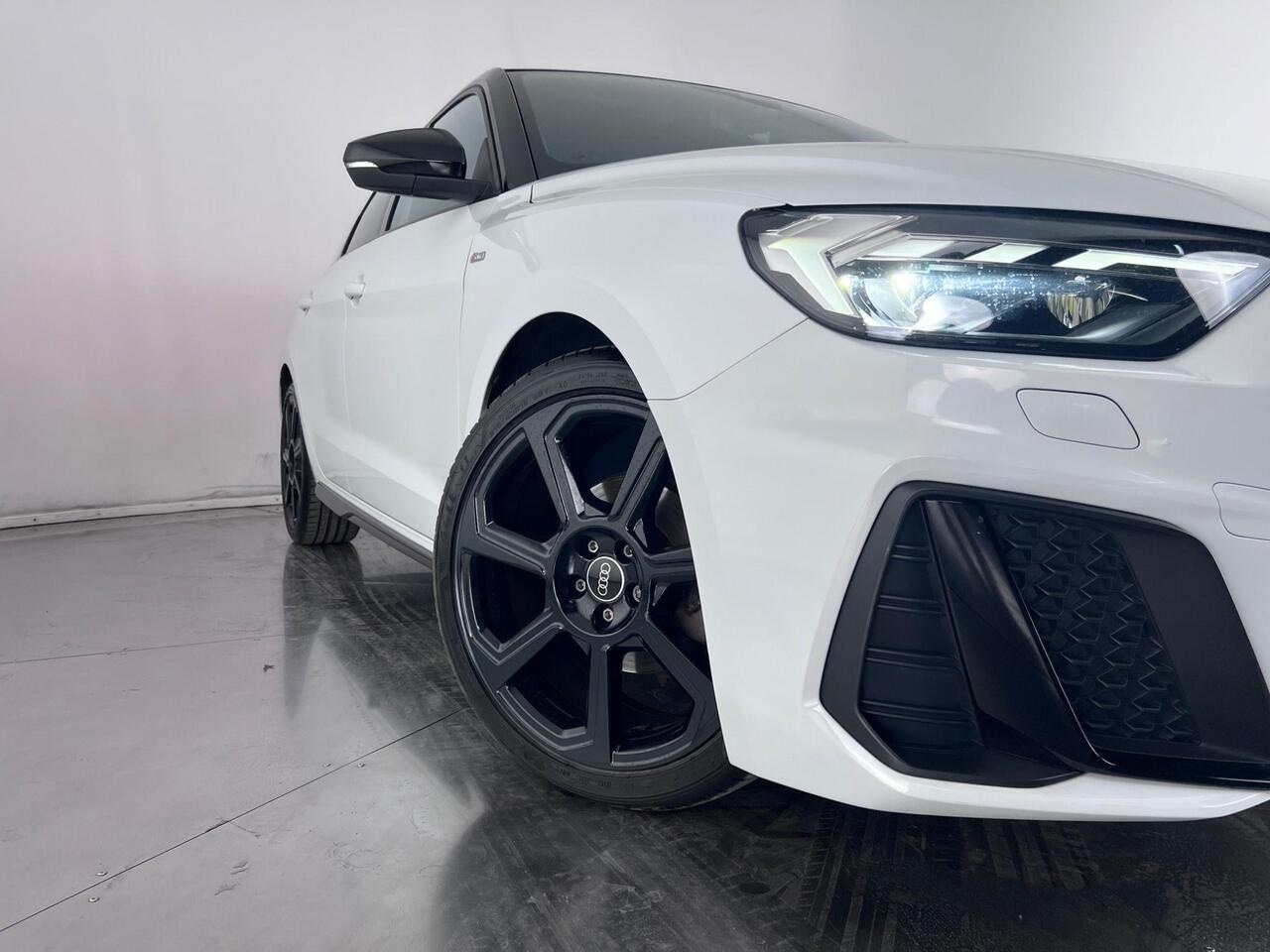 Audi A1 thumbnail Front Right
