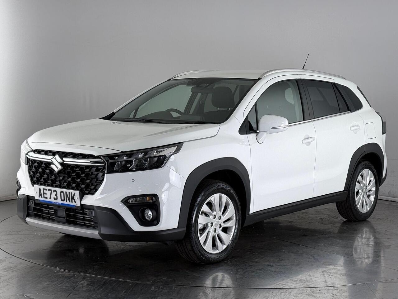 Suzuki S-Cross thumbnail Front Left