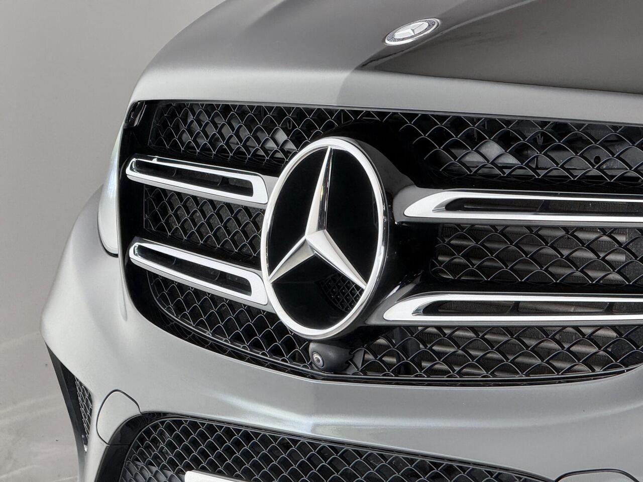 Mercedes-Benz GLE thumbnail Badge Exterior