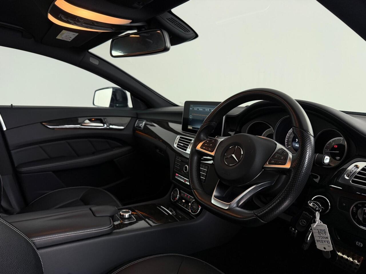 Mercedes-Benz CLS thumbnail Interior Front