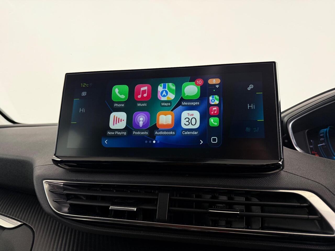 Peugeot 3008 thumbnail Infotainment System