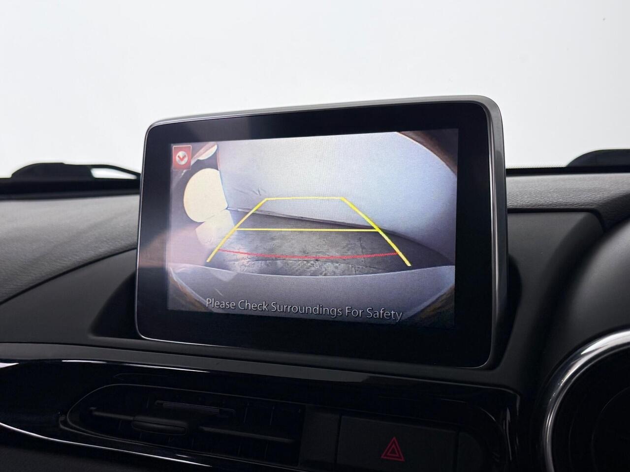 Fiat 124 Spider thumbnail Infotainment System