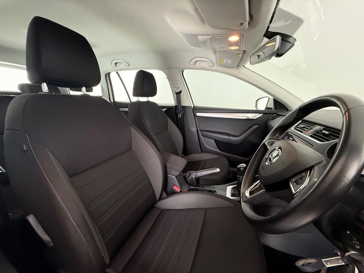 Skoda Octavia thumbnail Seat Driver