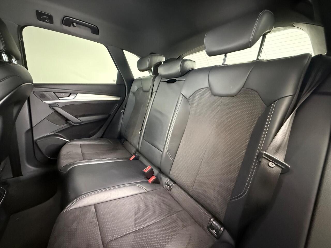 Audi Q5 thumbnail Seats Rear