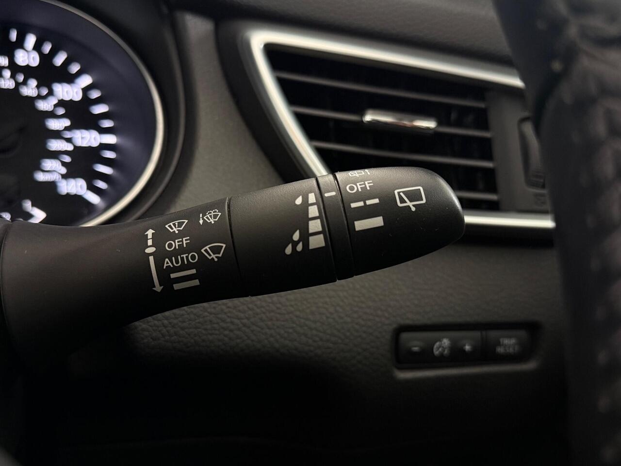 Nissan Qashqai thumbnail Misc Controls