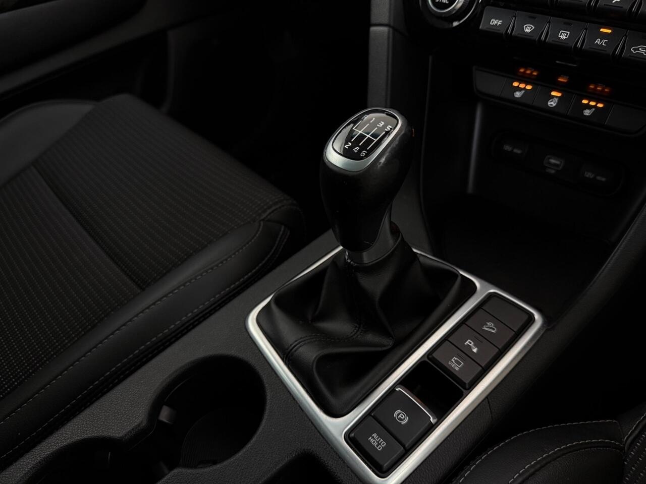 Kia Sportage thumbnail Interior Front