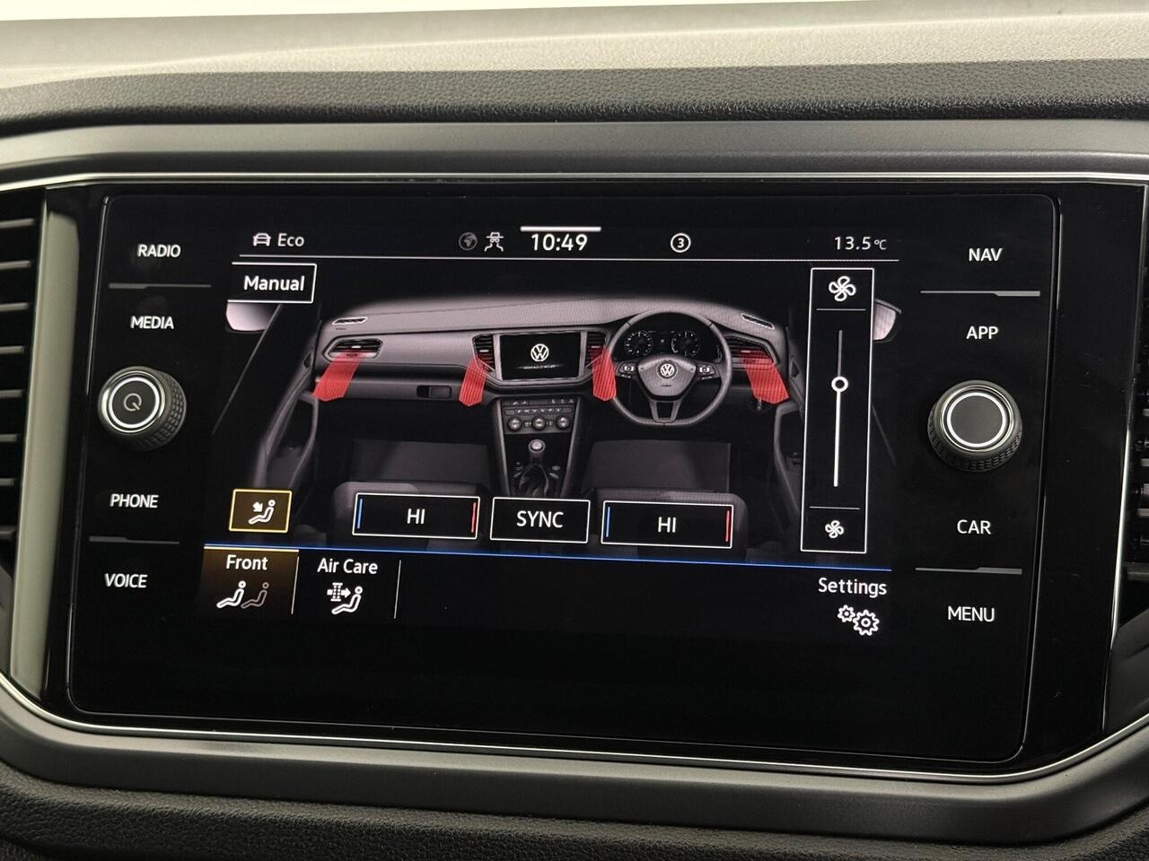Volkswagen T-Roc thumbnail Infotainment System