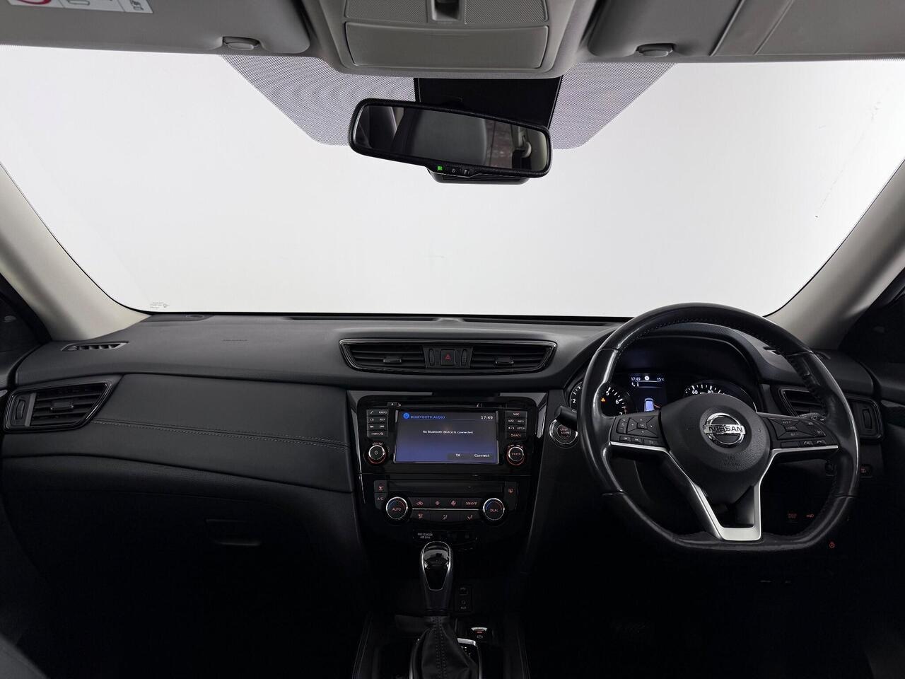 Nissan X-Trail thumbnail Interior Front