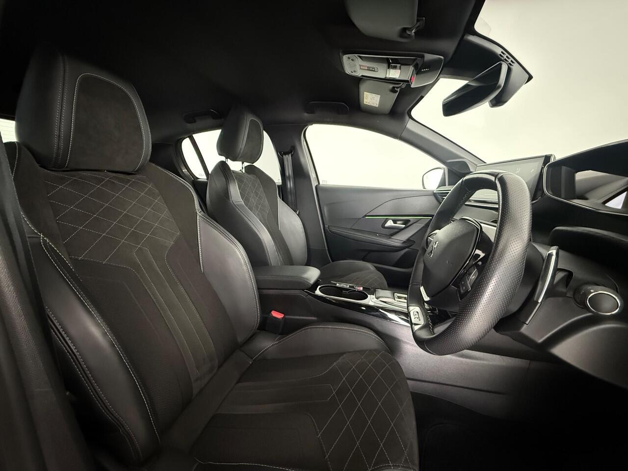 Peugeot 208 thumbnail Seat Driver