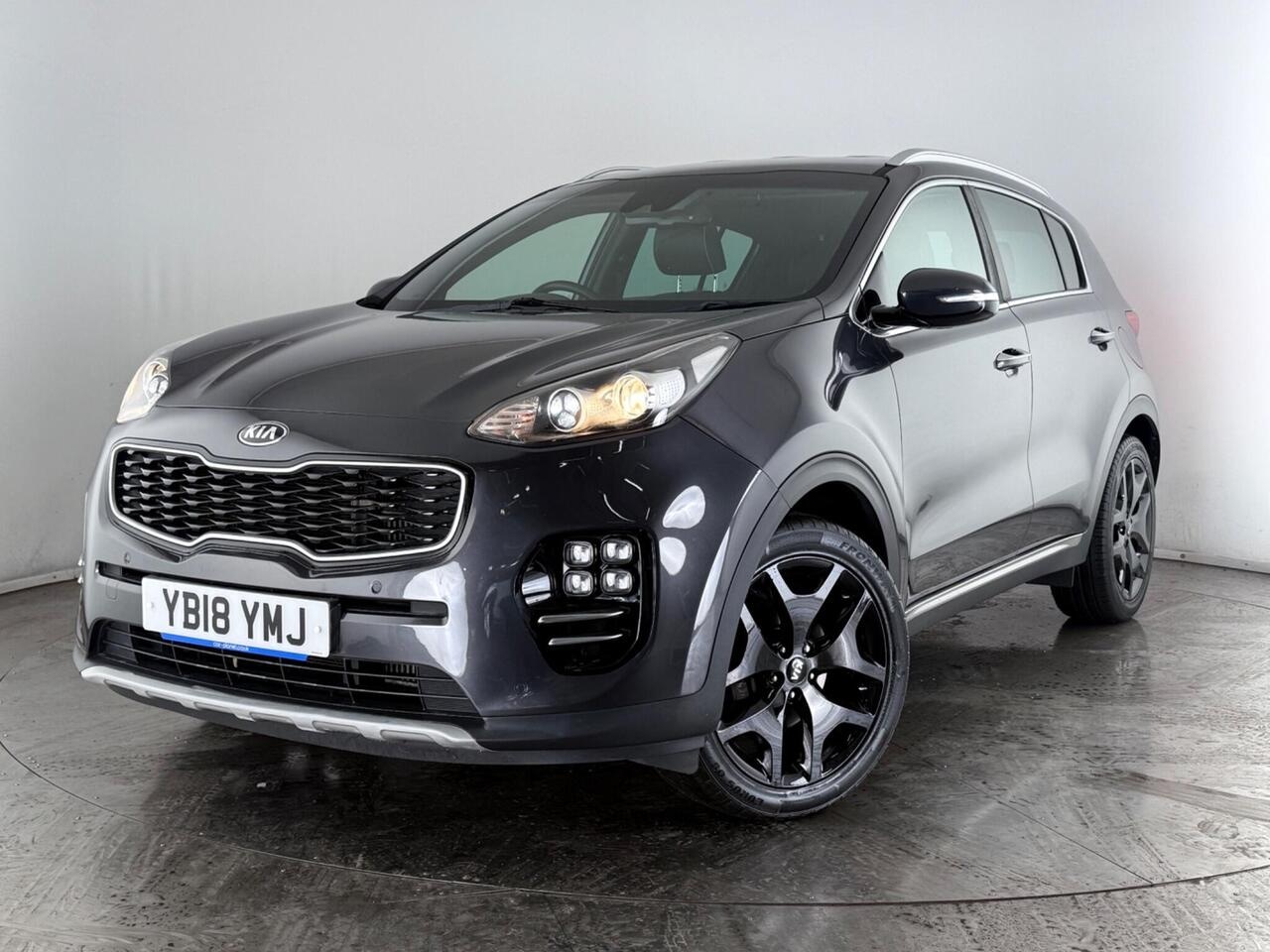 Kia Sportage thumbnail Front Left
