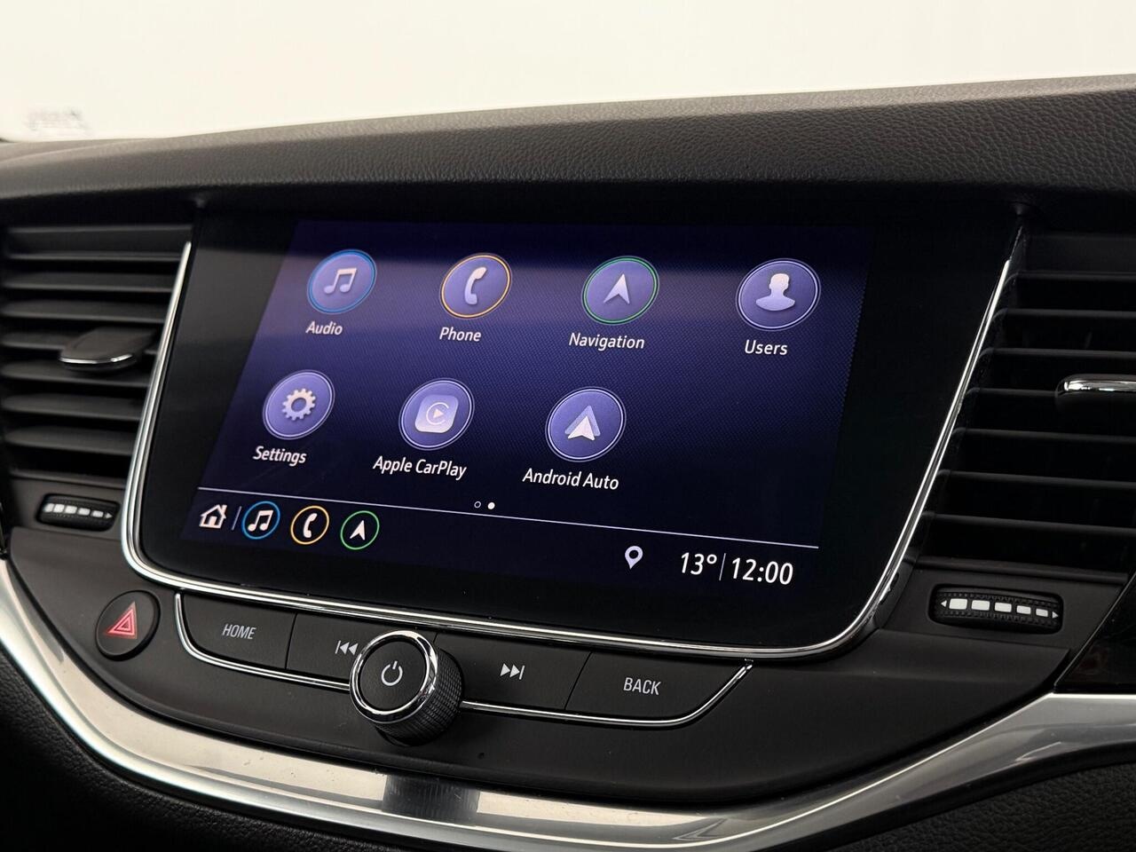 Vauxhall Astra thumbnail Infotainment System