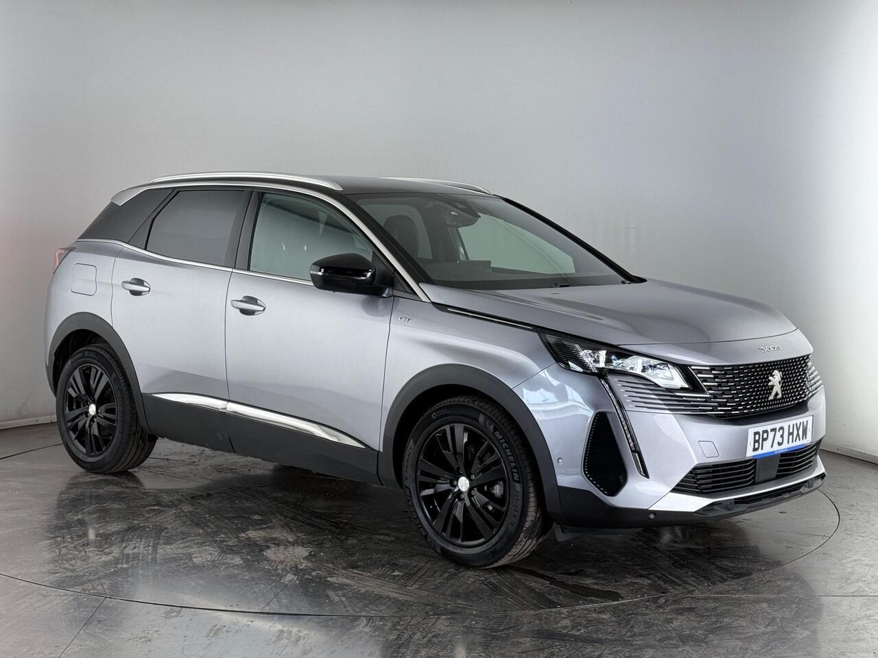Peugeot 3008 thumbnail Front Right