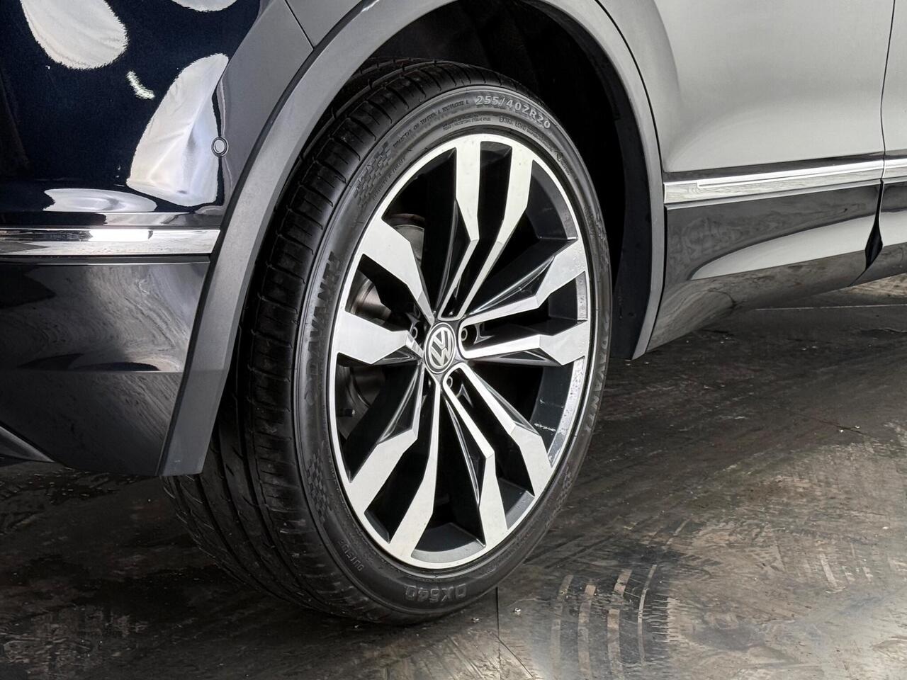 Volkswagen Tiguan thumbnail Wheel