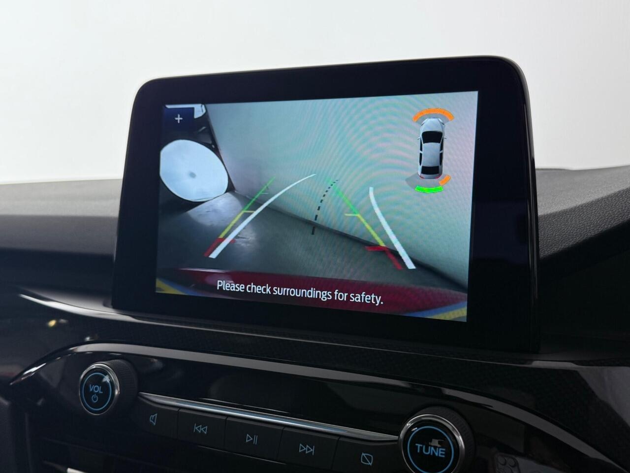 Ford Kuga thumbnail Infotainment System