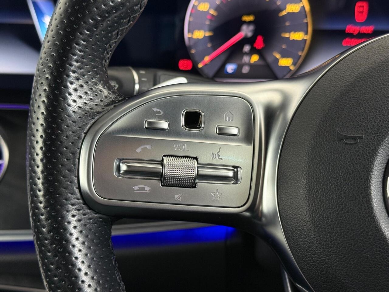 Mercedes-Benz E Class thumbnail Misc Controls