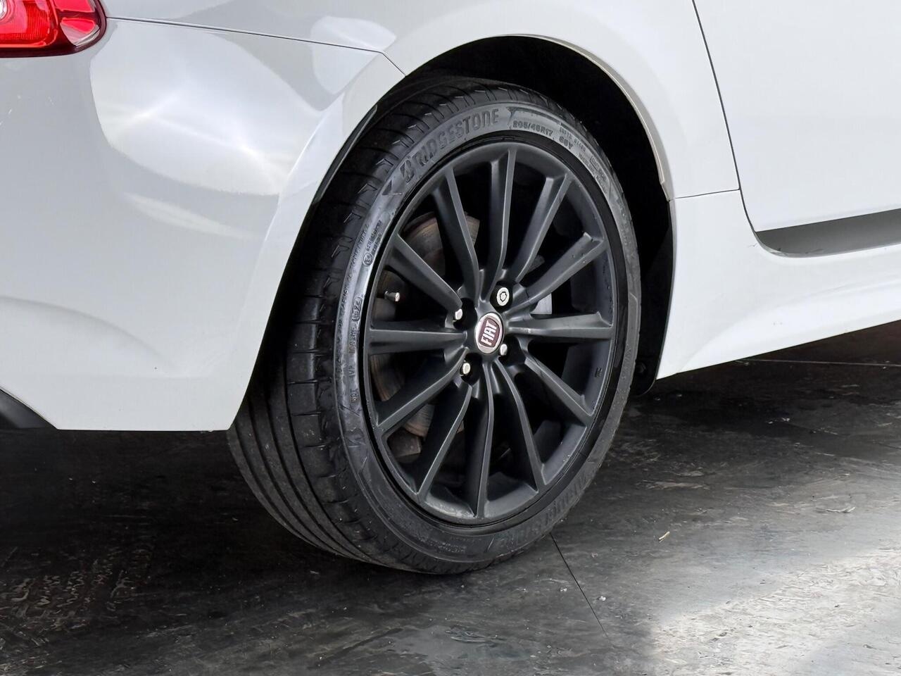 Fiat 124 Spider thumbnail Wheel