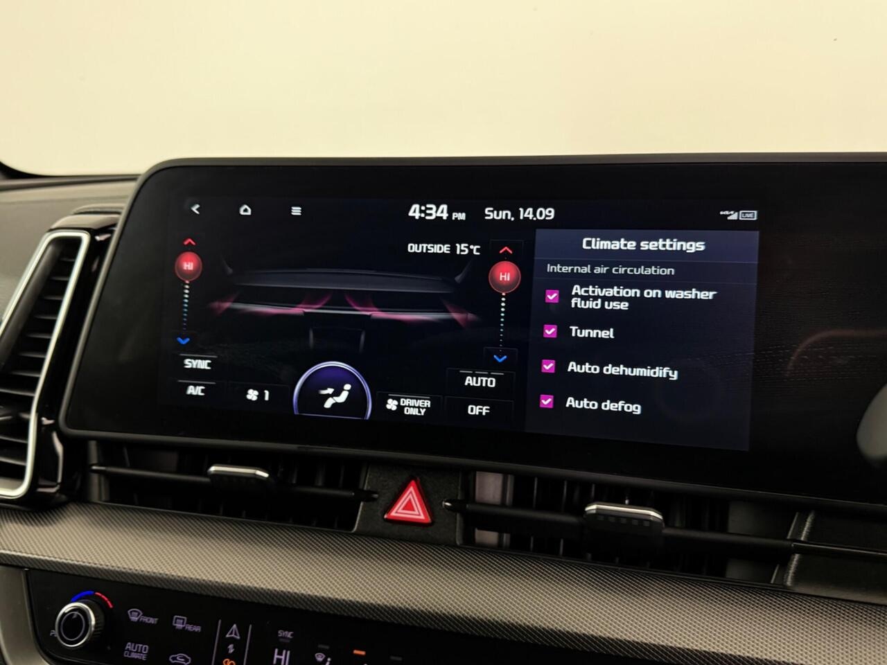 Kia Sportage thumbnail Infotainment System