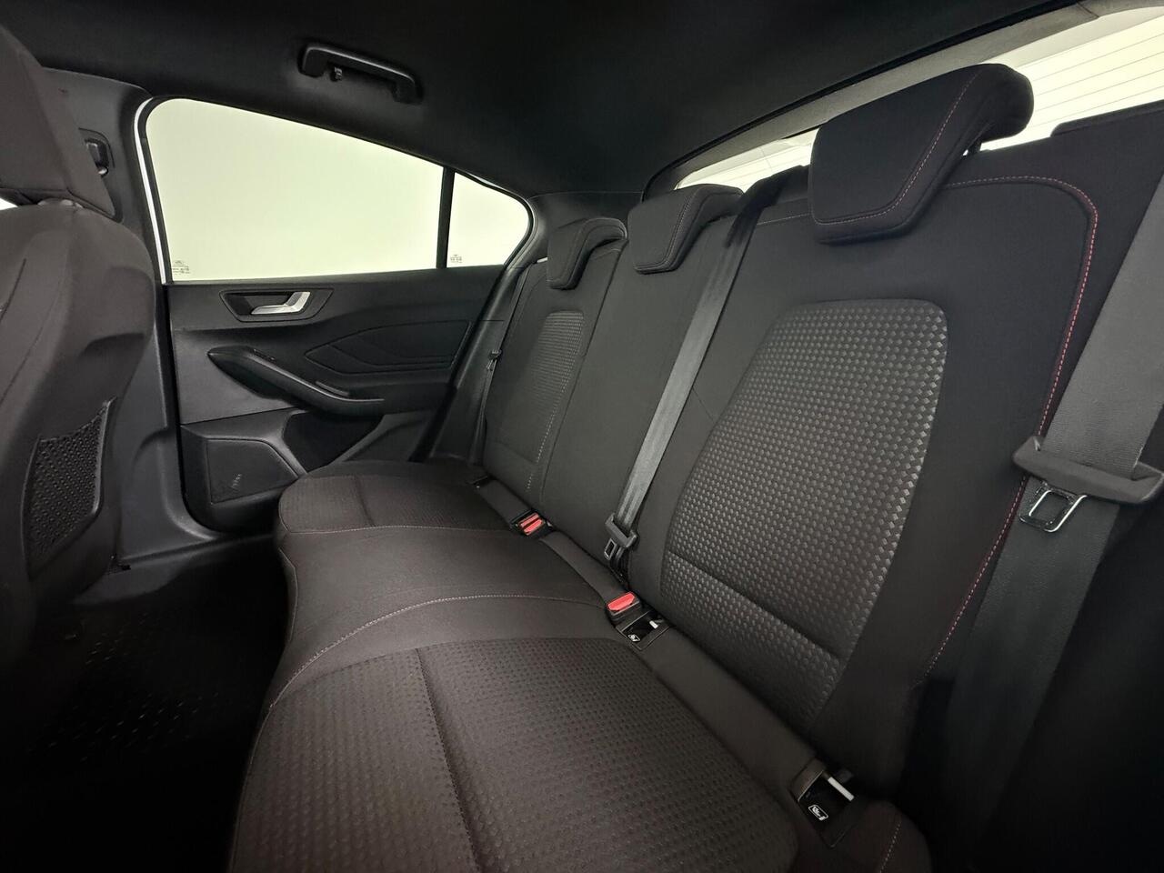 Ford Focus thumbnail Seats Rear