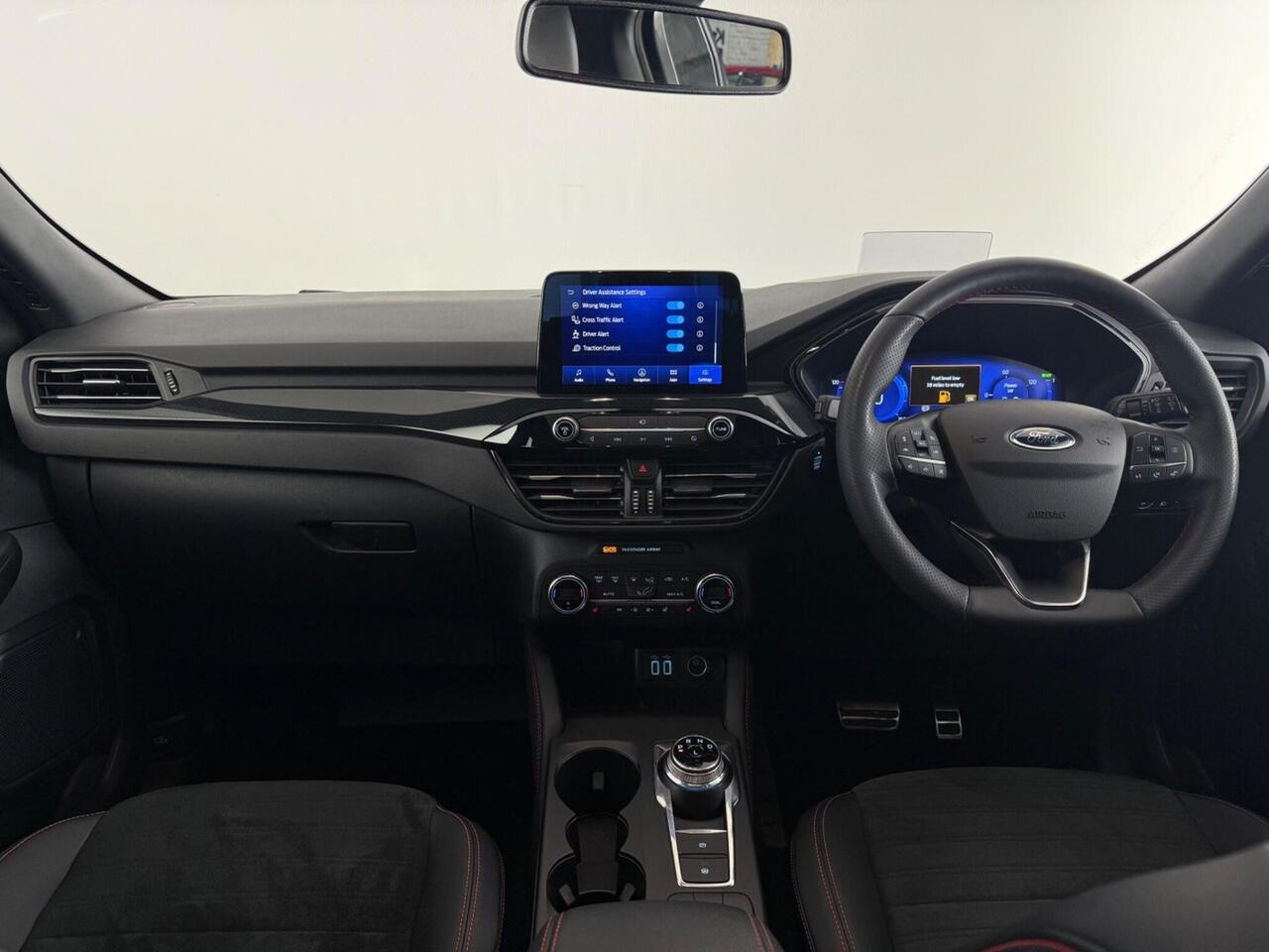 Ford Kuga thumbnail Interior Front