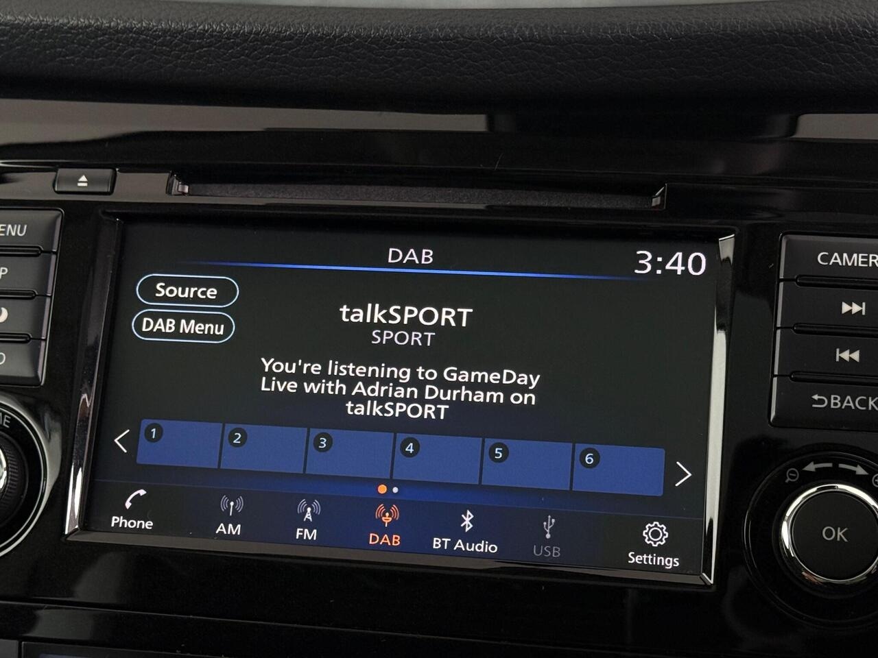Nissan Qashqai thumbnail Infotainment System