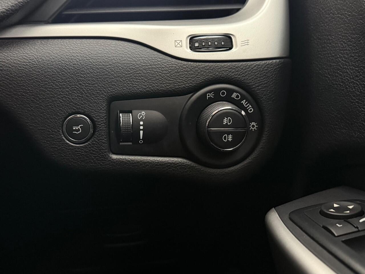 Jeep Cherokee thumbnail Misc Controls