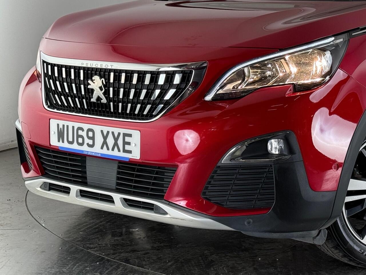 Peugeot 3008 thumbnail Lights Front