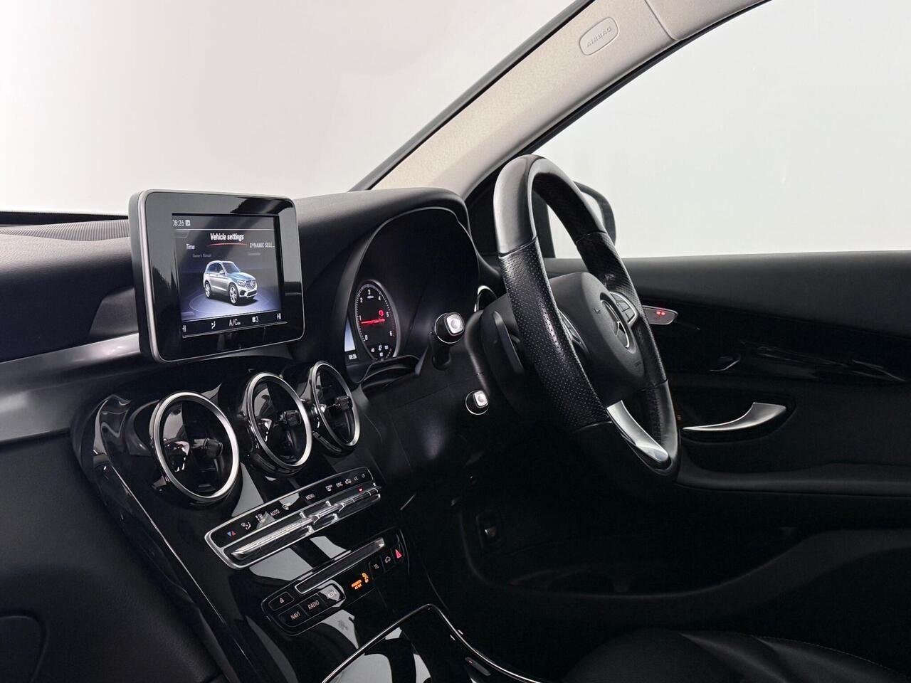 Mercedes-Benz GLC thumbnail Interior Front
