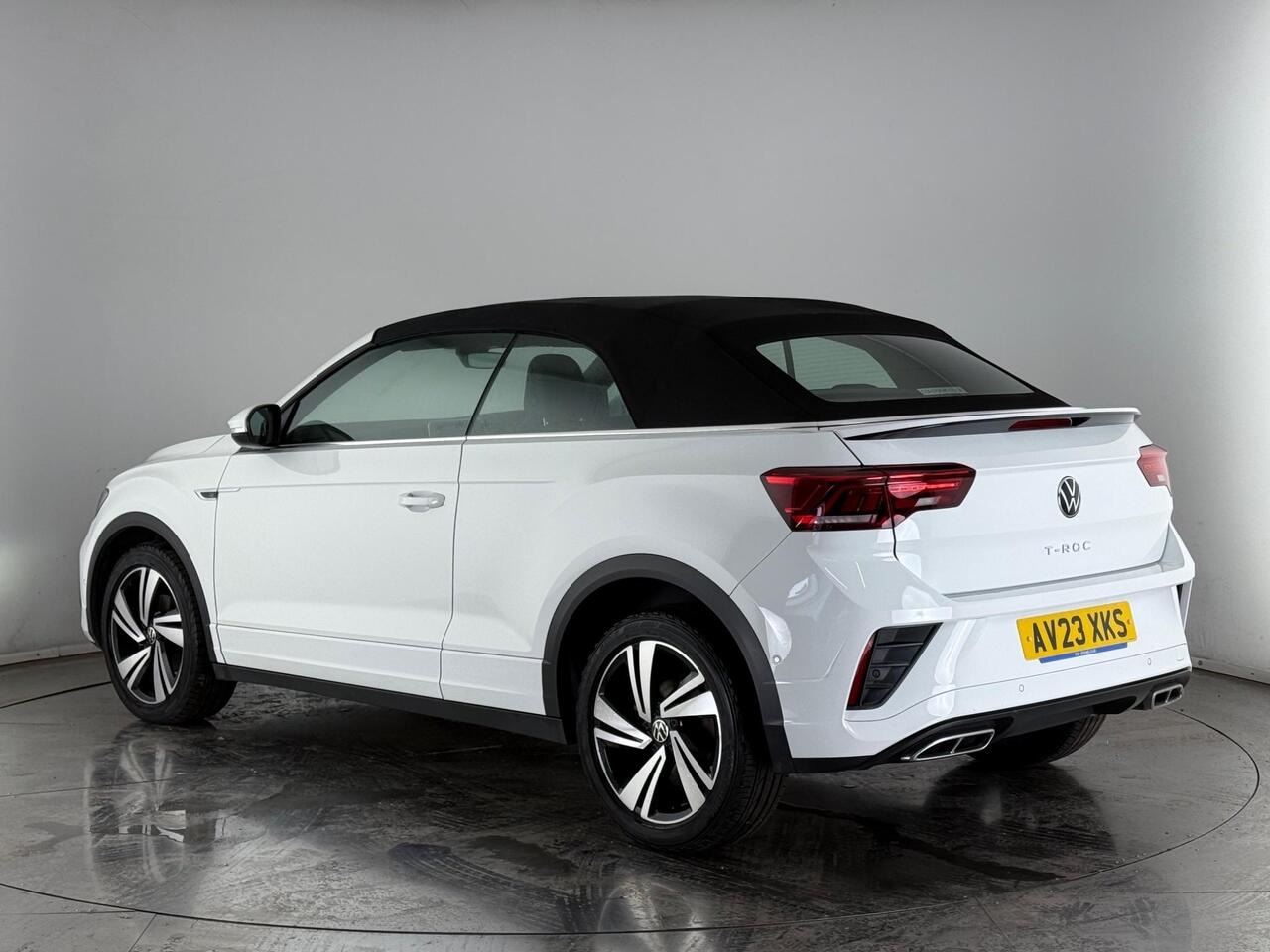 Volkswagen T-Roc thumbnail Rear Left