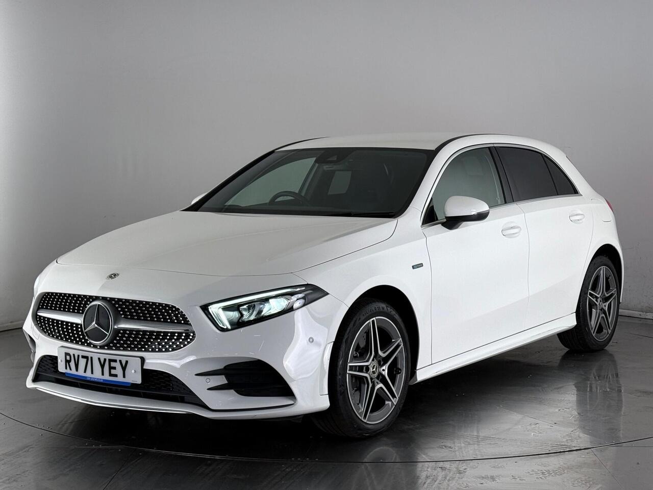 Mercedes-Benz A Class thumbnail Front Left