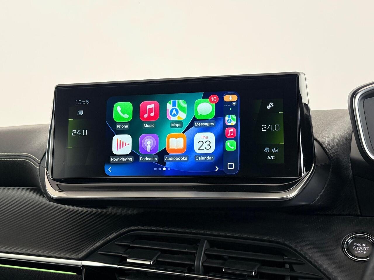 Peugeot 208 thumbnail Infotainment System