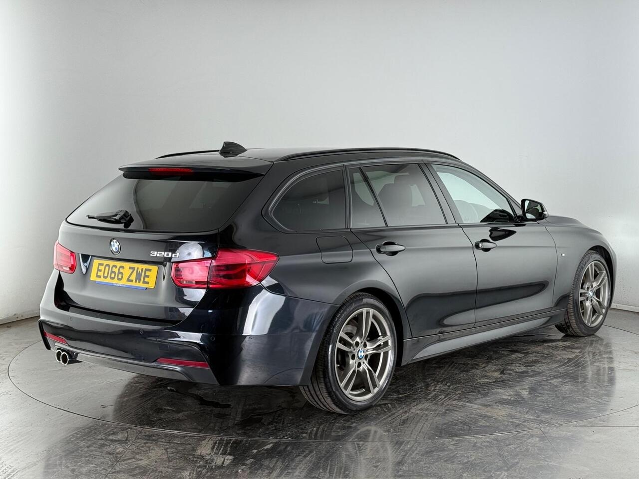 BMW 3 Series thumbnail Rear Right