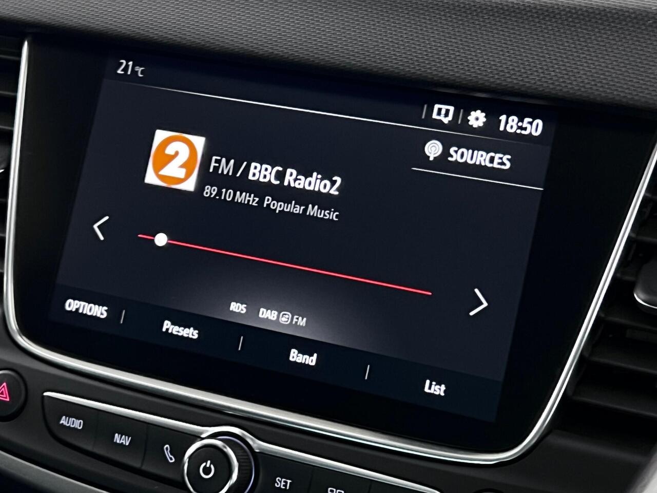 Vauxhall Crossland thumbnail Infotainment System