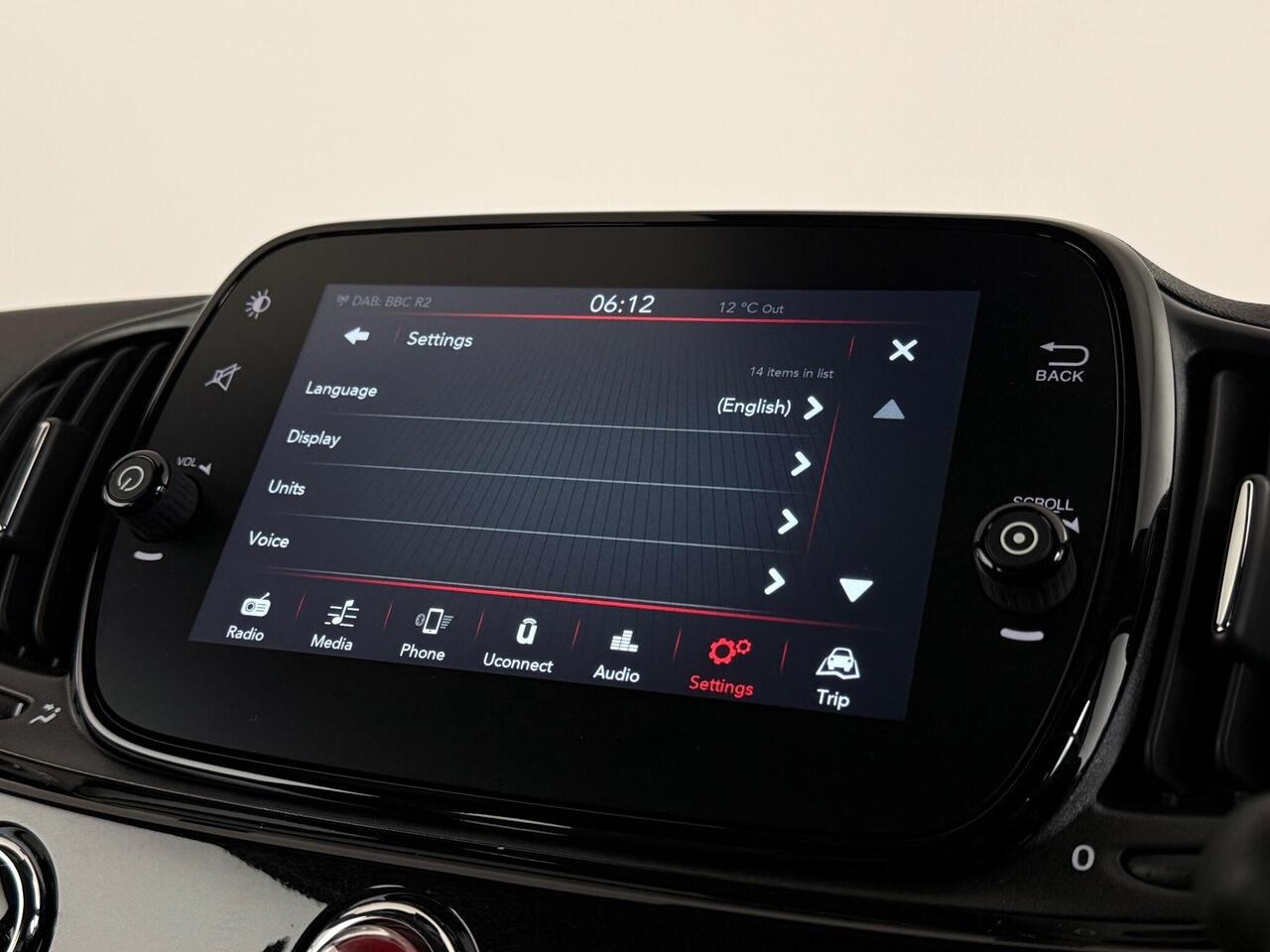 Fiat 500C thumbnail Infotainment System