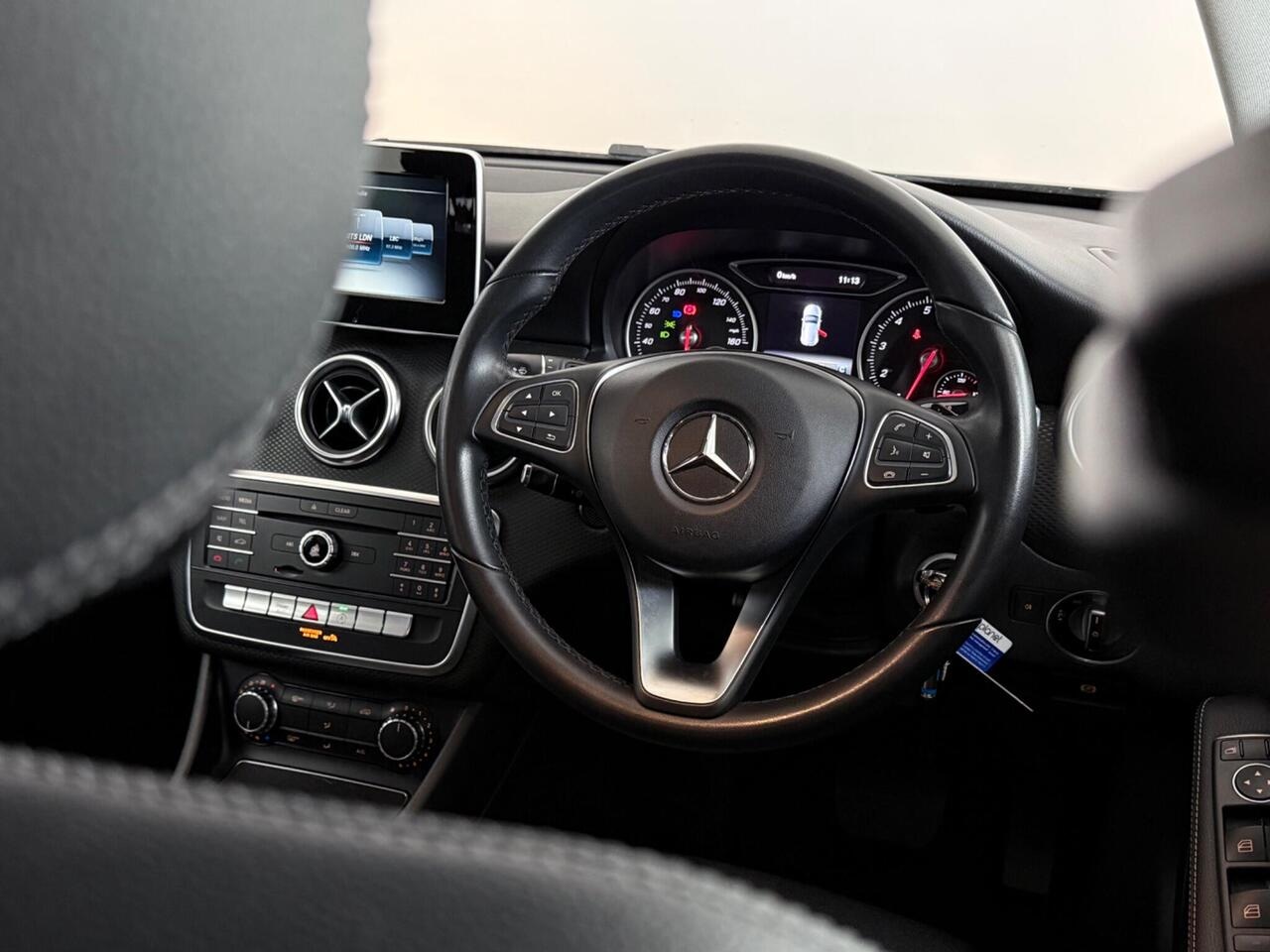 Mercedes-Benz A Class thumbnail Steering Wheel