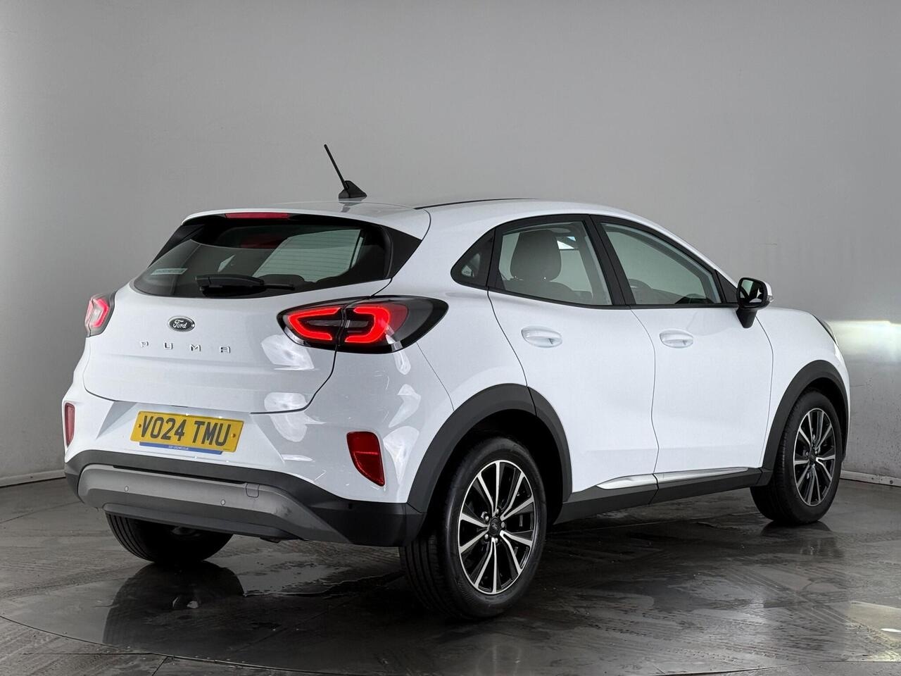 Ford Puma thumbnail Rear Right