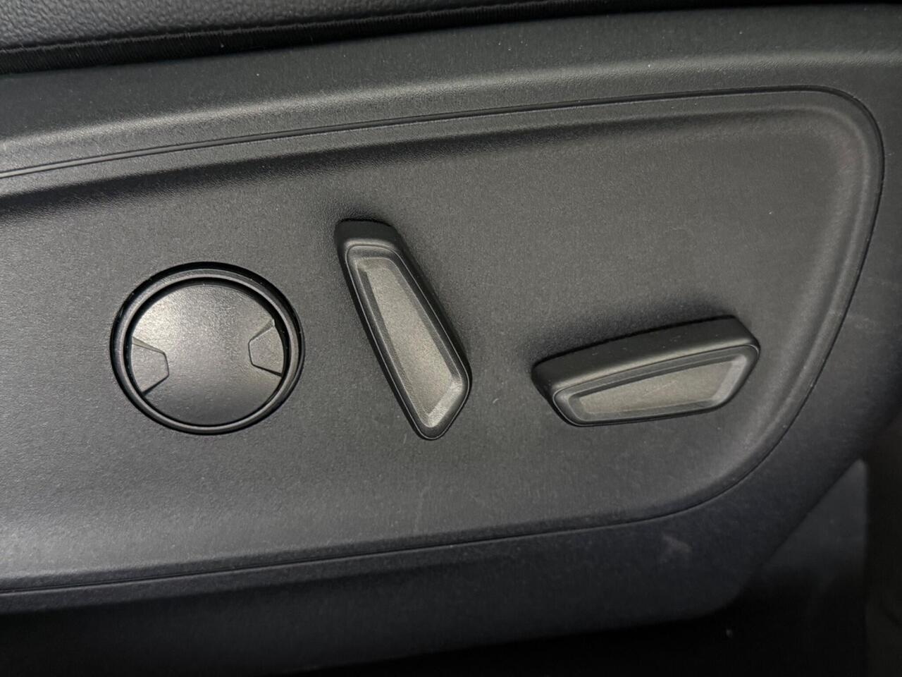 Ford Kuga thumbnail Misc Controls