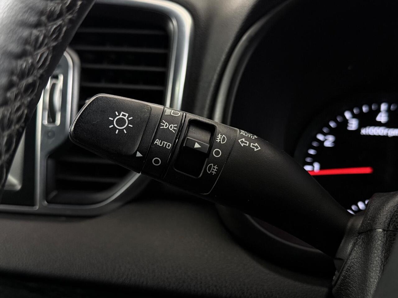 Kia Sportage thumbnail Misc Controls