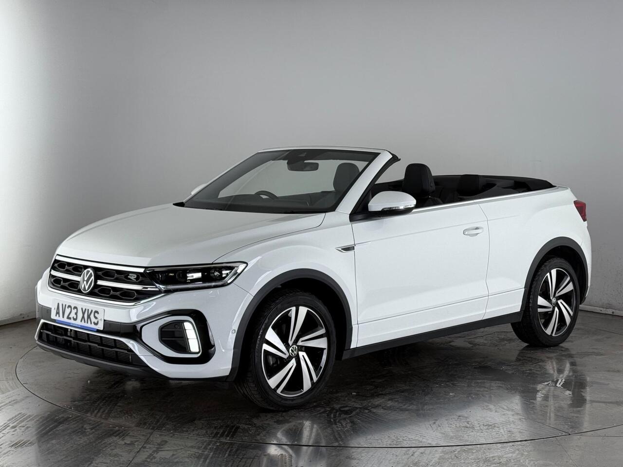 Volkswagen T-Roc thumbnail Front Left