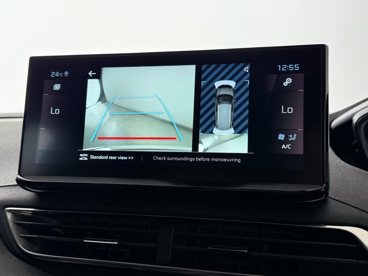 Peugeot 3008 thumbnail Infotainment System
