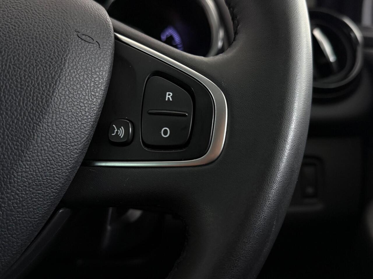 Renault Clio thumbnail Misc Controls