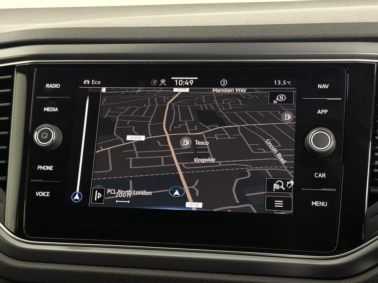Volkswagen T-Roc thumbnail Infotainment System