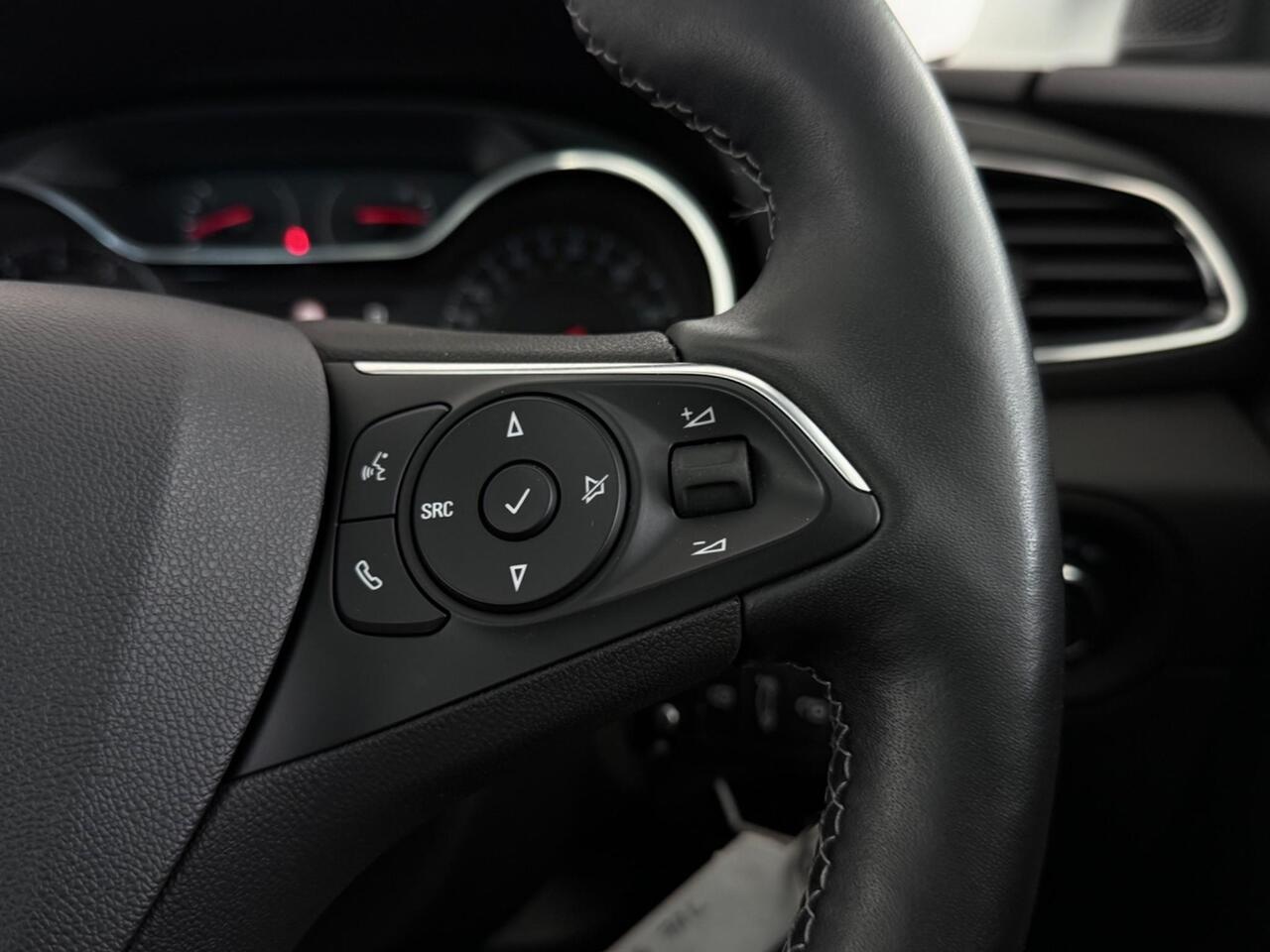 Vauxhall Grandland X thumbnail Misc Controls