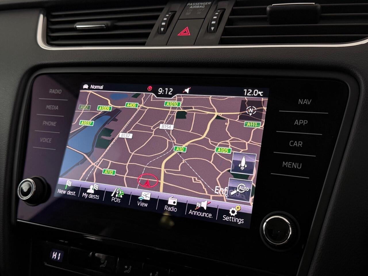Skoda Octavia thumbnail Infotainment System