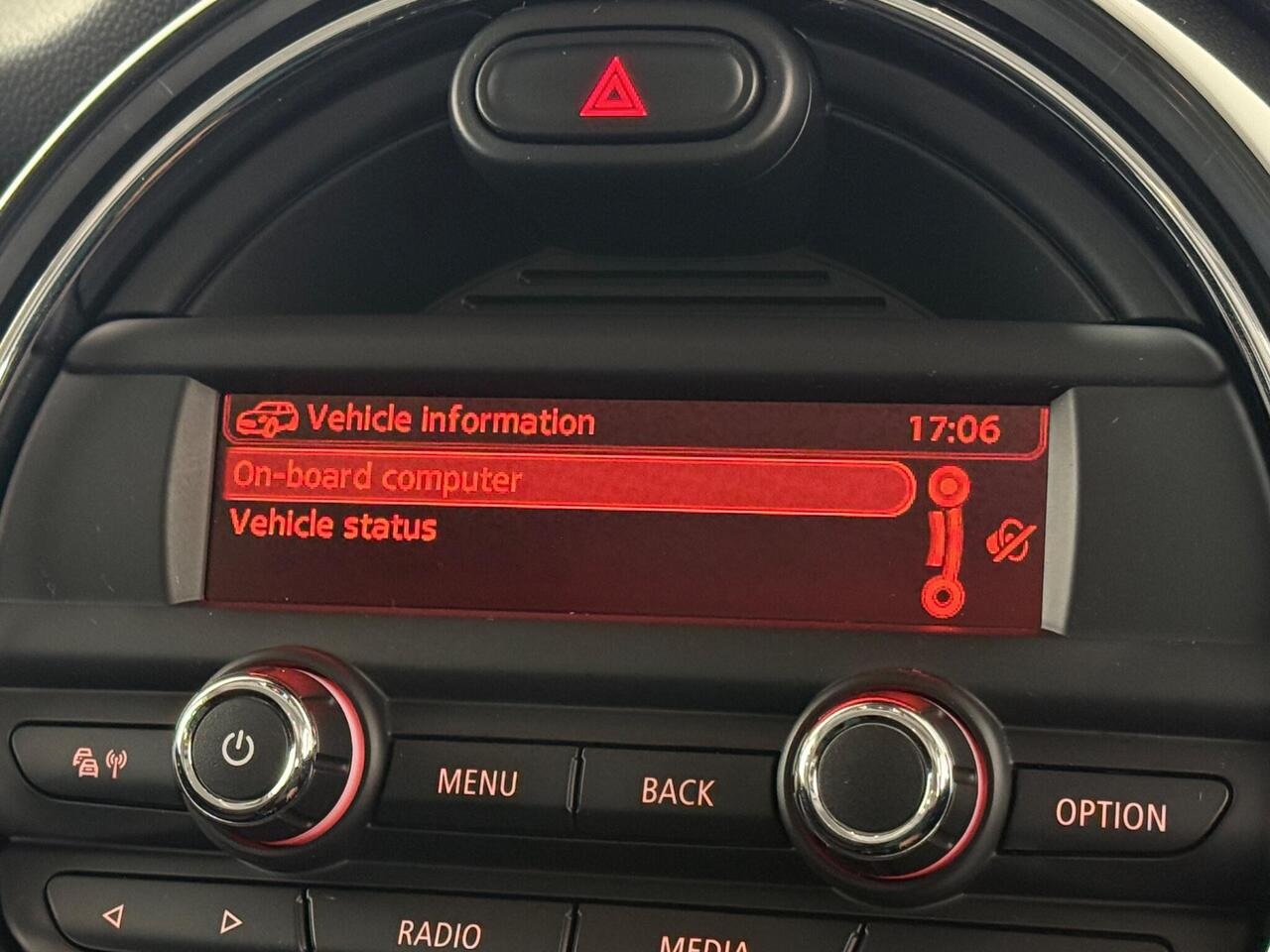 MINI Hatch thumbnail Infotainment System