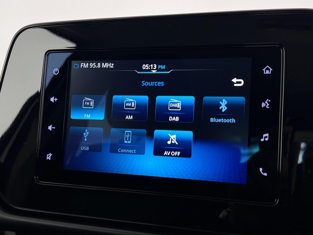 Suzuki S-Cross thumbnail Infotainment System